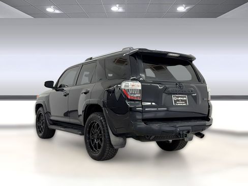 Used 2020 Toyota 4Runner SR5 RWD image 3