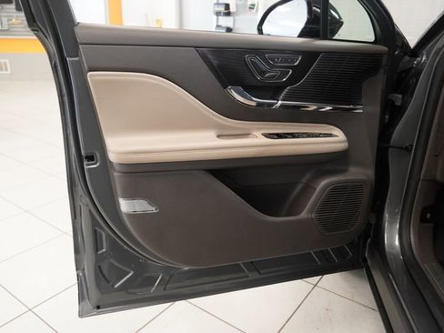 Used 2022 Lincoln Corsair AWD w/ Equipment Group 101A image 6