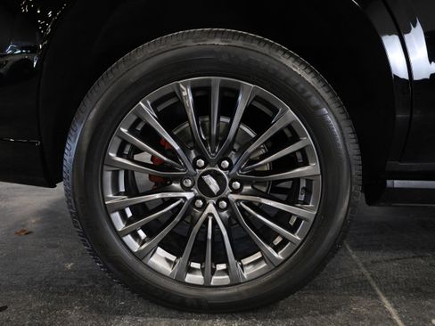 Used 2023 Cadillac Escalade V image 11