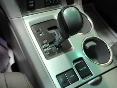 Used 2013 Toyota Highlander SE image 16