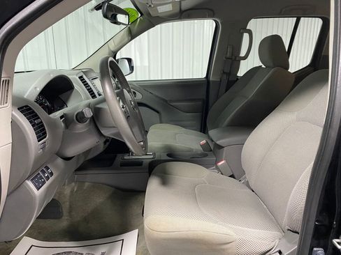 Used 2018 Nissan Frontier SV w/ Value Truck Package image 9