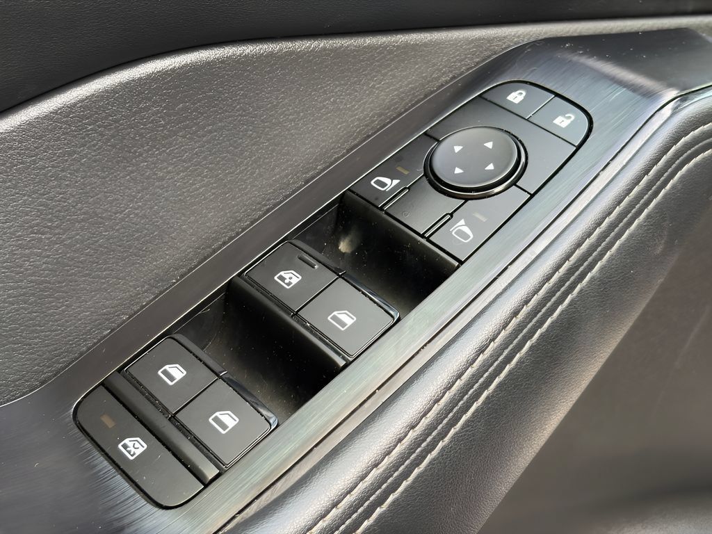 Used 2024 Nissan Rogue SV AWD/4WD image 14