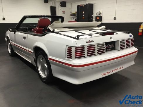 Used 1989 Ford Mustang GT RWD image 8