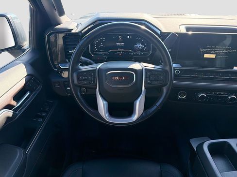 Used 2022 GMC Sierra 1500 SLT w/ X31 Off-Road Package image 17