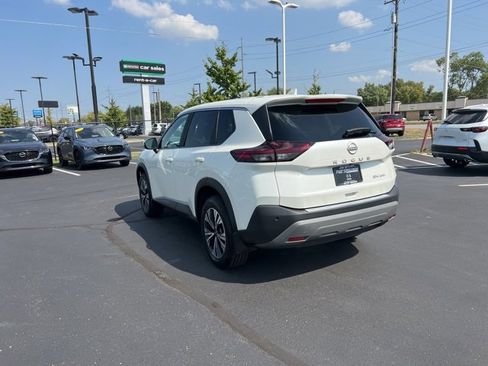 Used 2023 Nissan Rogue SV image 12
