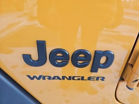 Used 2021 Jeep Wrangler Sport image 5