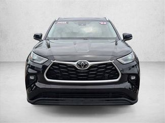 Used 2022 Toyota Highlander XLE video 2