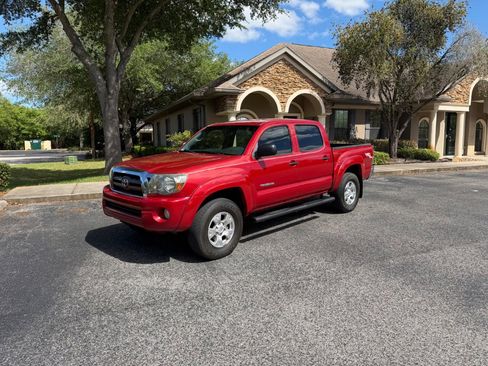Used 2010 Toyota Tacoma PreRunner image 3