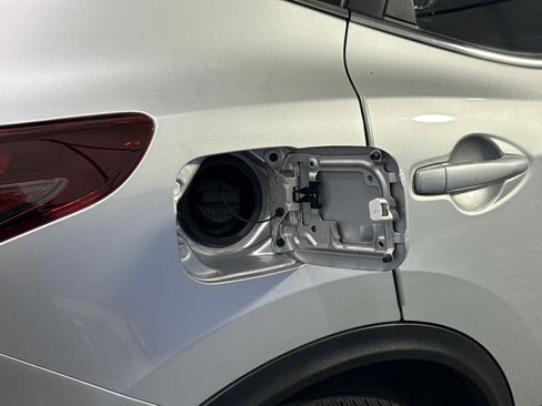 Used 2022 Nissan Rogue Sport SV image 42