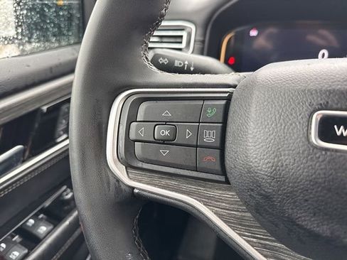 Used 2024 Jeep Wagoneer L Series II w/ Flexible Seating Group image 14