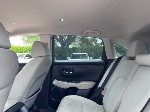 Used 2023 Honda HR-V LX image 8