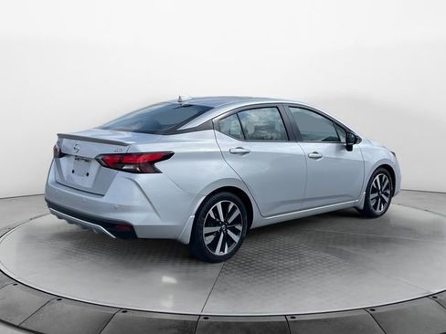 Used 2022 Nissan Versa SR w/ Trunk Package image 5