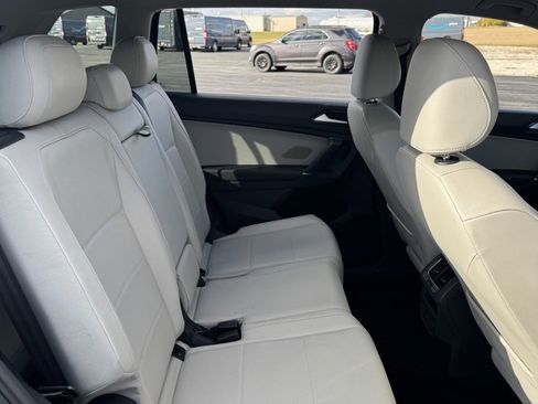 Used 2018 Volkswagen Tiguan SE image 28