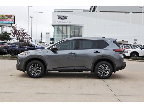 Used 2024 Nissan Rogue S image 3