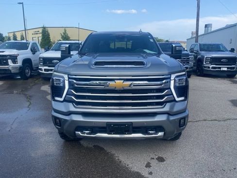 Used 2024 Chevrolet Silverado 3500 High Country AWD/4WD image 9