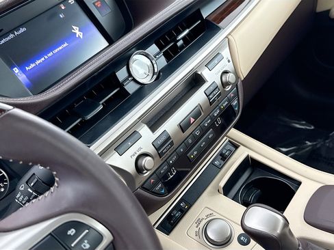 Used 2016 Lexus ES 350 w/ Premium Package w/Wood Trim image 27