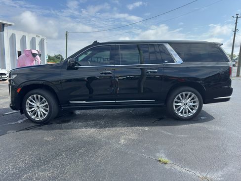 Used 2023 Cadillac Escalade ESV Premium Luxury w/ Performance Package AWD/4WD image 4