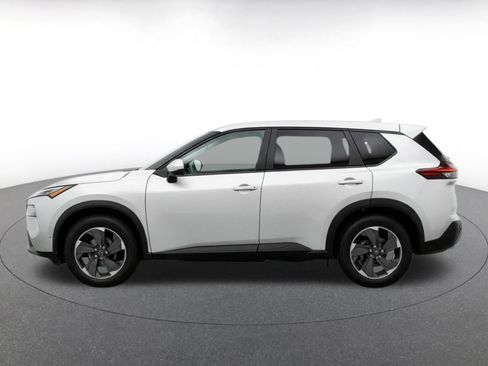 Used 2025 Nissan Rogue SV FWD image 5