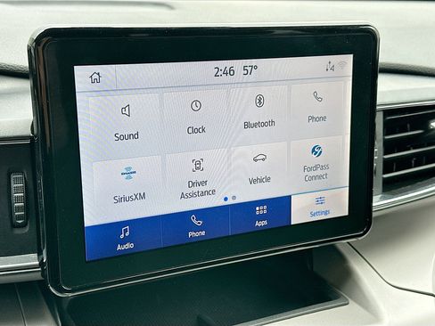 Used 2024 Ford Explorer XLT w/ Equipment Group 202A image 21