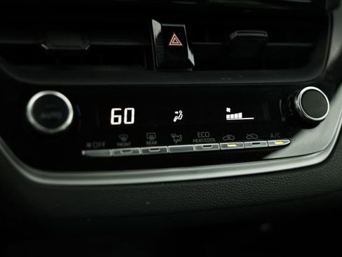 Used 2024 Toyota Corolla LE FWD image 38