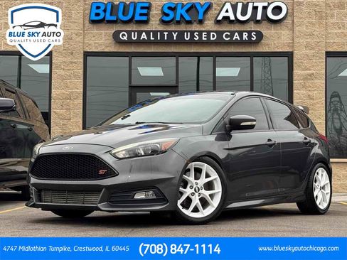 Used 2017 Ford Focus ST w/ Equipment Group 401A image 1