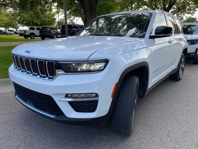Used 2022 Jeep Grand Cherokee Limited 4xe w/ Luxury Tech Group II AWD/4WD image 6
