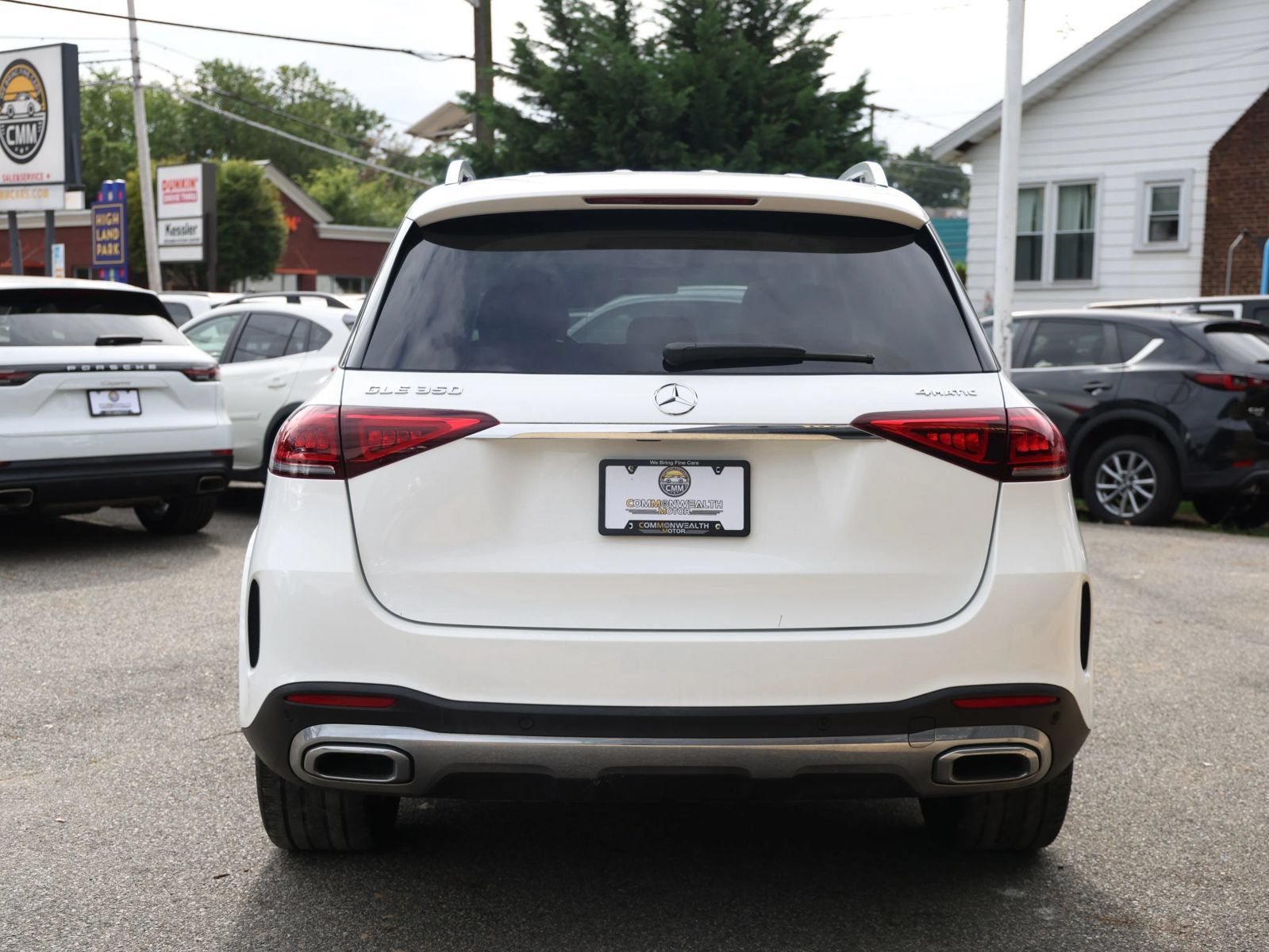 Used 2022 Mercedes-Benz GLE 350 4MATIC w/ AMG Line Exterior image 6