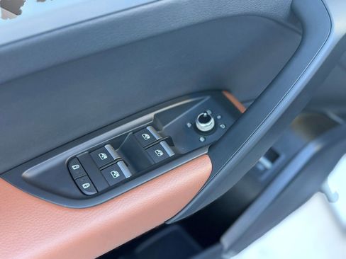 Certified 2025 Audi Q5 2.0T Premium w/ Convenience Plus Package image 21