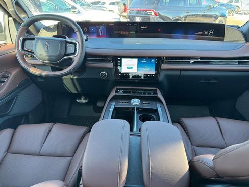 New 2025 Lincoln Navigator L Reserve image 14