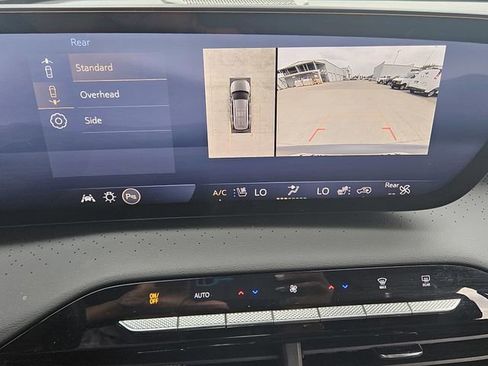 Used 2025 Buick Enclave Avenir AWD/4WD image 16