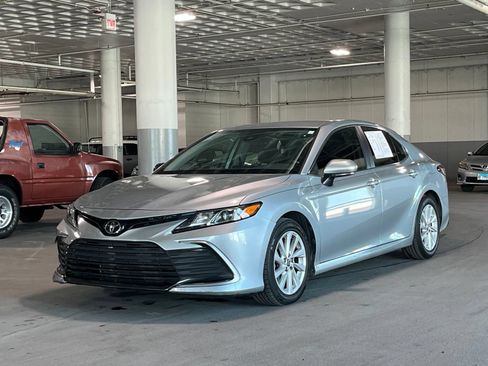 Used 2023 Toyota Camry LE w/ Convenience Package FWD image 4