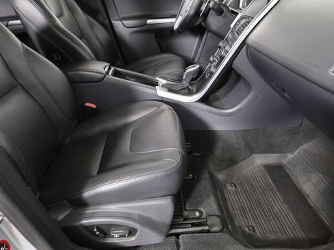 Used 2015 Volvo XC60 T6 Platinum image 27