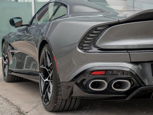 New 2025 Aston Martin Vanquish image 12