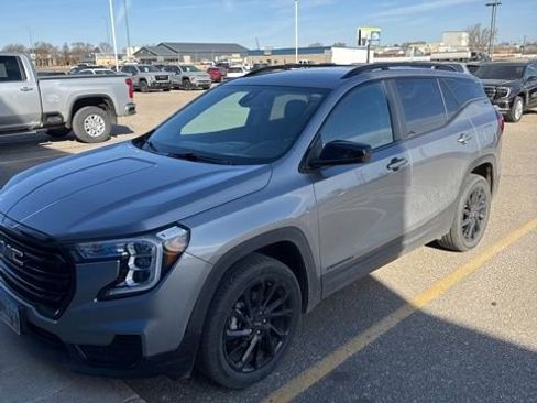 Used 2023 GMC Terrain SLE w/ Driver Convenience Package image 1