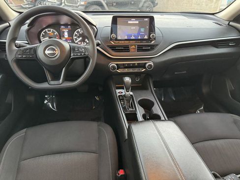 Used 2025 Nissan Altima 2.5 S image 10