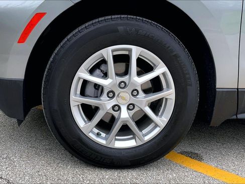 Used 2024 Chevrolet Equinox LT image 9