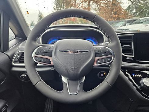 New 2026 Chrysler Pacifica Select FWD image 26