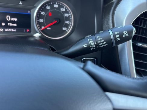 Used 2023 GMC Acadia SLT image 33