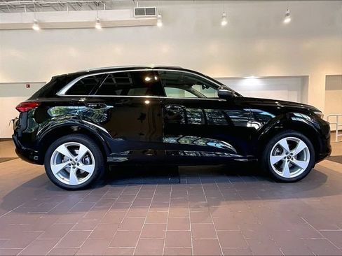 Used 2025 Audi Q5 Premium Plus w/ Premium Plus AWD/4WD image 9