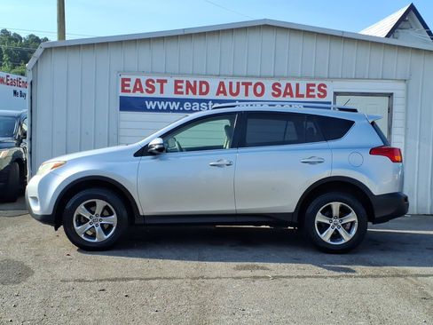 Used 2015 Toyota RAV4 XLE AWD/4WD image 2