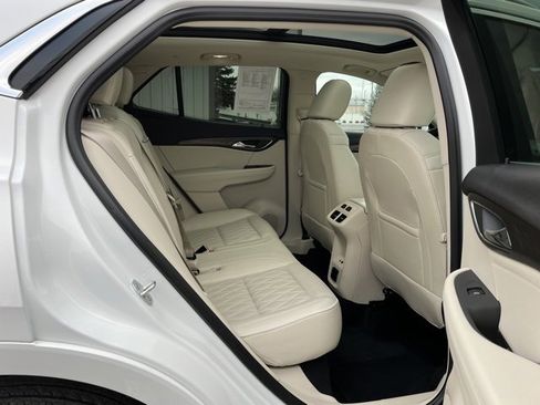 Used 2022 Buick Envision Avenir w/ Technology Package II image 29