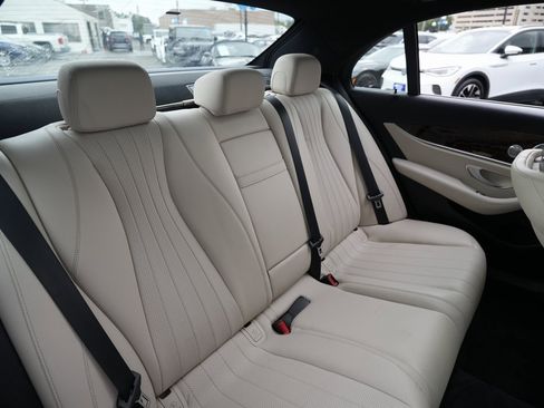 Used 2019 Mercedes-Benz E 300 4MATIC image 26