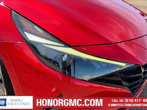 Used 2022 Hyundai Elantra SEL FWD image 30