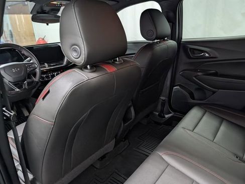 Used 2025 Chevrolet Trax RS image 13