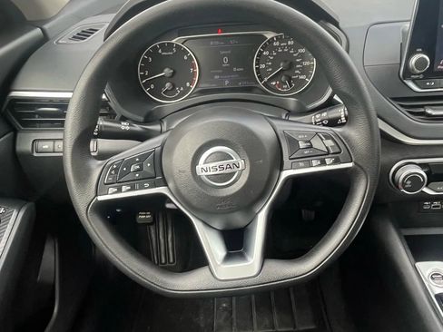 Used 2022 Nissan Altima 2.5 SV image 18