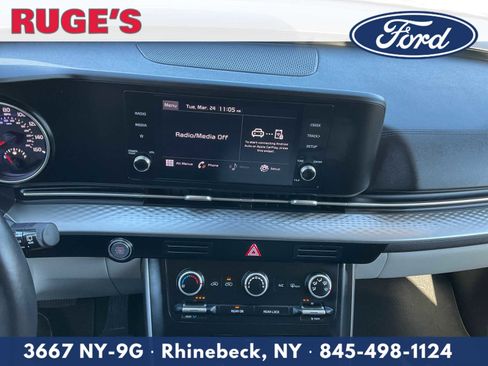 Used 2022 Kia Carnival LX image 17