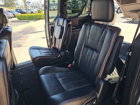 Used 2019 Dodge Grand Caravan GT FWD image 15