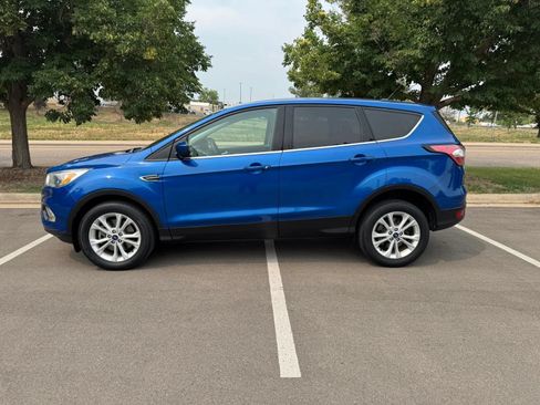 Used 2017 Ford Escape SE AWD/4WD image 2