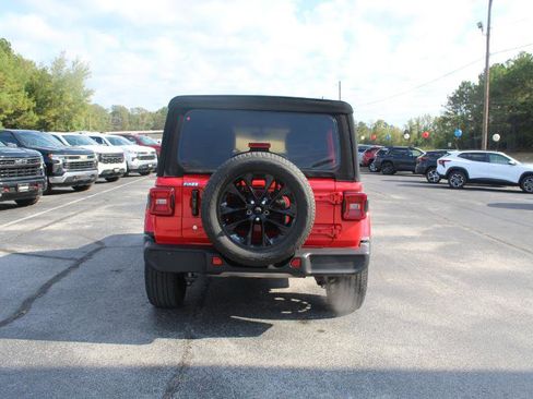 Used 2020 Jeep Wrangler Unlimited Sahara image 8