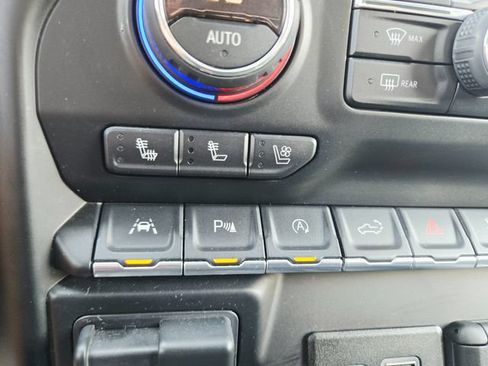 Used 2019 Chevrolet Silverado 1500 LTZ AWD/4WD image 28